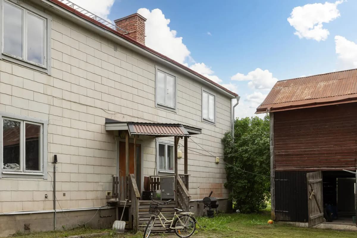 Kundens foto 1 – fasad i Örbyhus